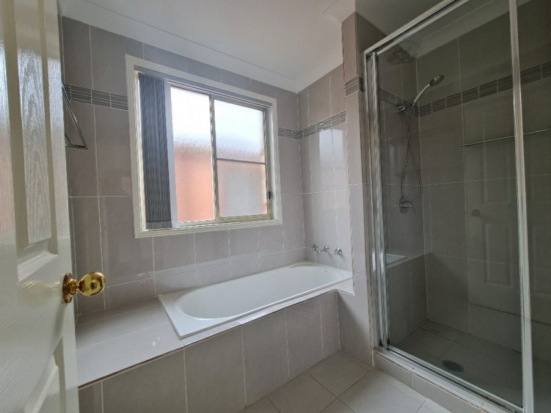 2/21 Throsby Street, Fairfield Heights NSW 2165