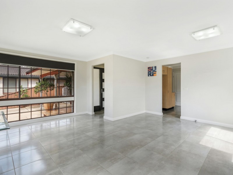 6 Christie Street, Prairiewood NSW 2176