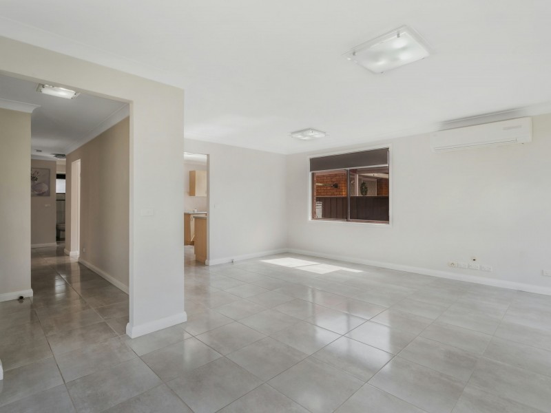 6 Christie Street, Prairiewood NSW 2176