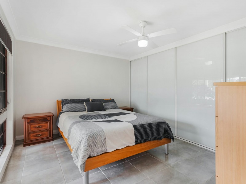 6 Christie Street, Prairiewood NSW 2176