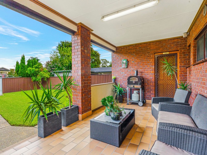 6 Christie Street, Prairiewood NSW 2176