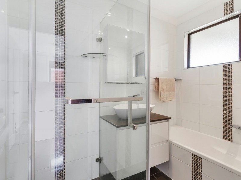 6 Christie Street, Prairiewood NSW 2176