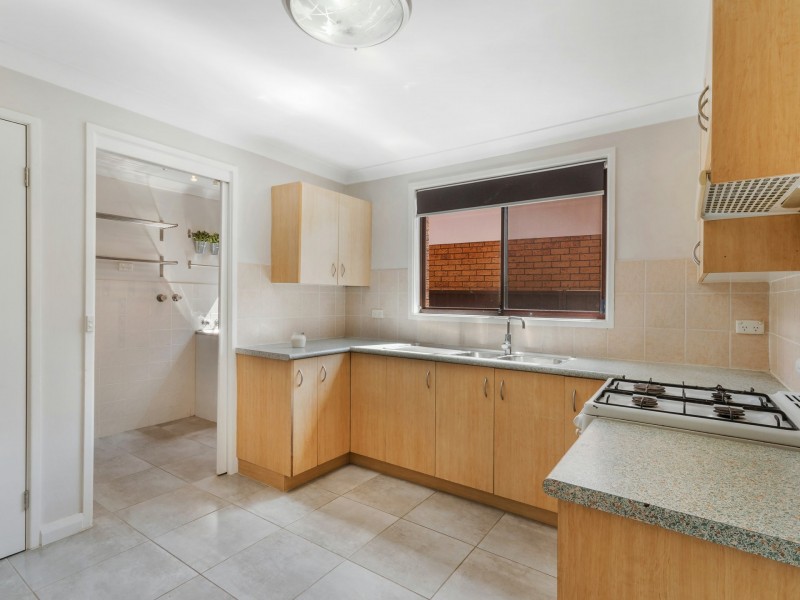 6 Christie Street, Prairiewood NSW 2176