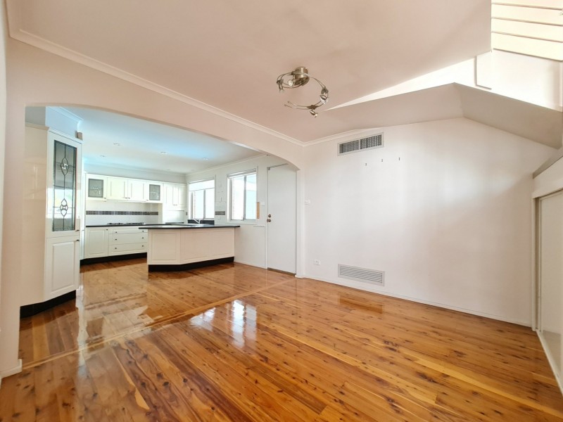 28 Mimosa Road, Bossley Park NSW 2176