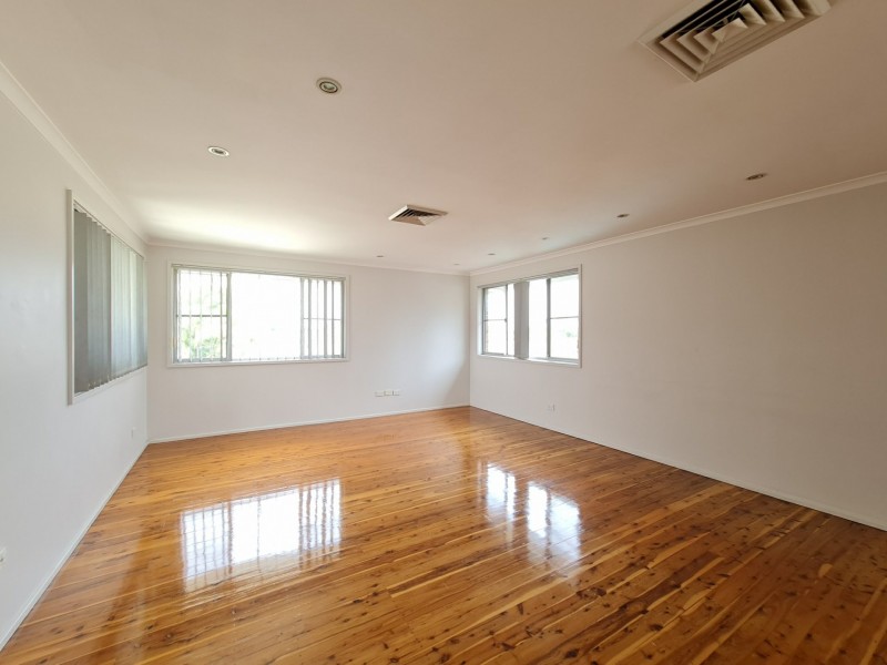 28 Mimosa Road, Bossley Park NSW 2176