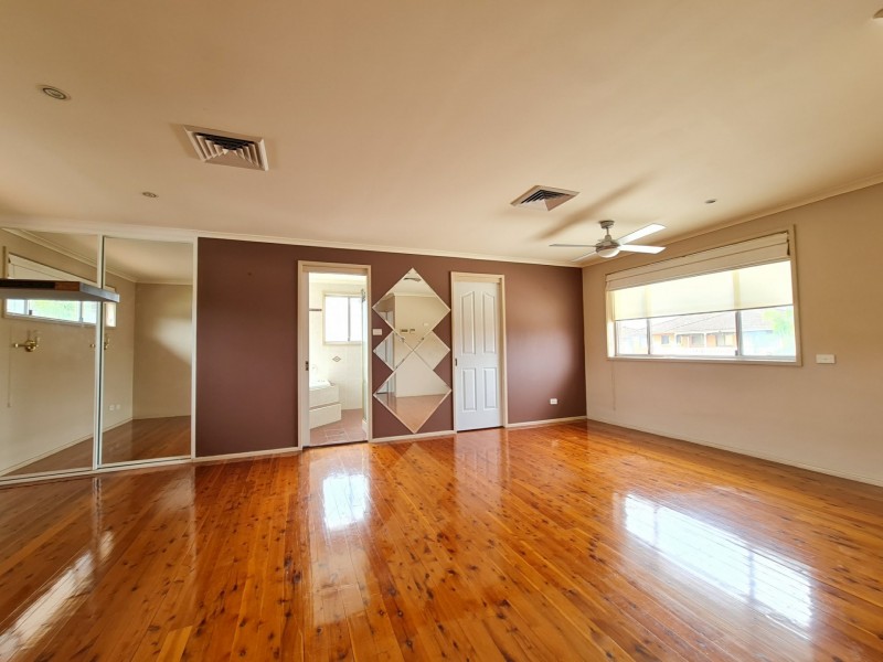 28 Mimosa Road, Bossley Park NSW 2176