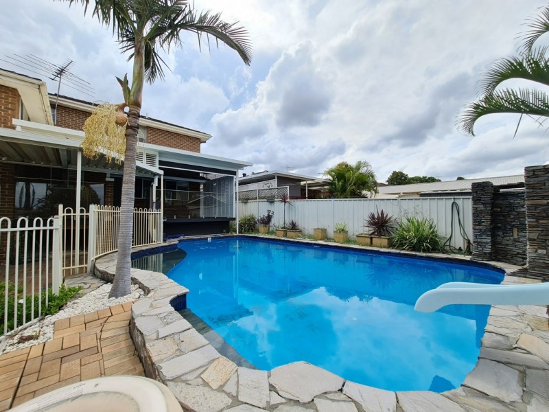 28 Mimosa Road, Bossley Park NSW 2176