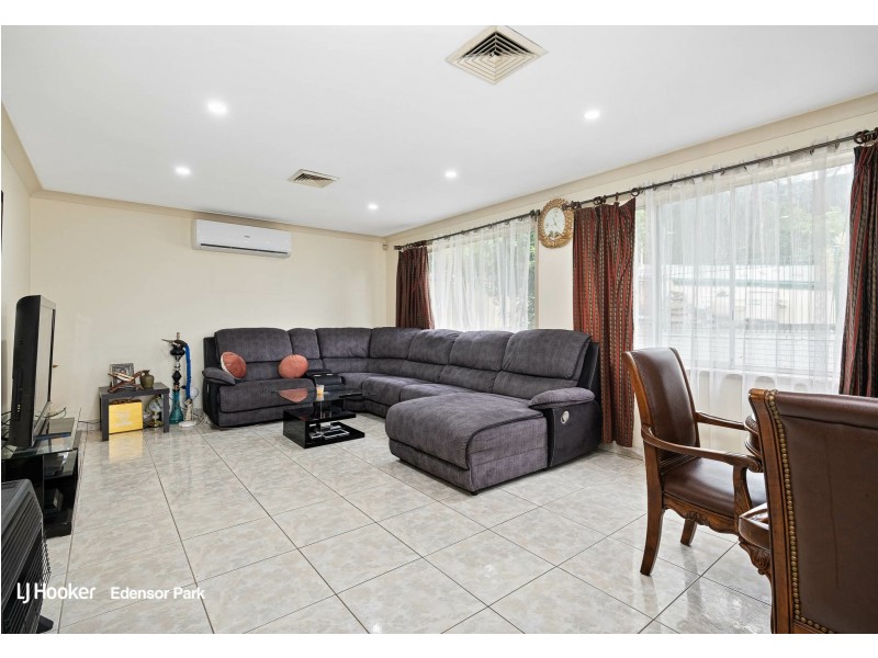 25 Phoenix Crescent, Casula NSW 2170