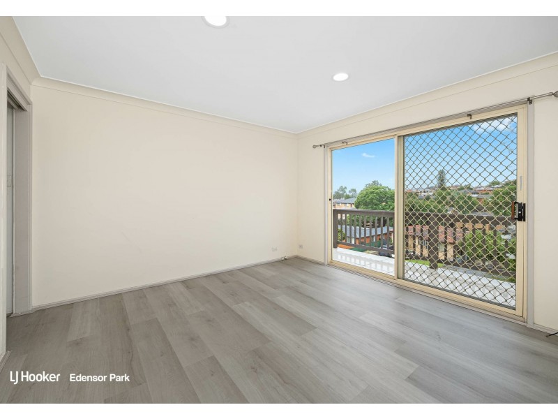 25 Phoenix Crescent, Casula NSW 2170