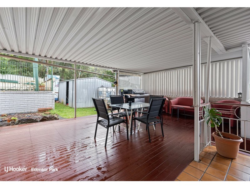 25 Phoenix Crescent, Casula NSW 2170