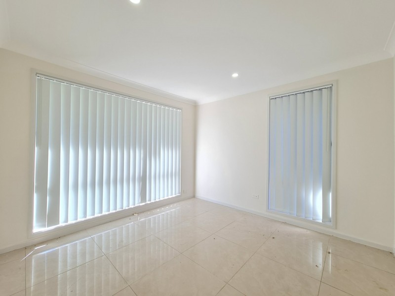 23 Greengate Road, St Helens Park NSW 2560