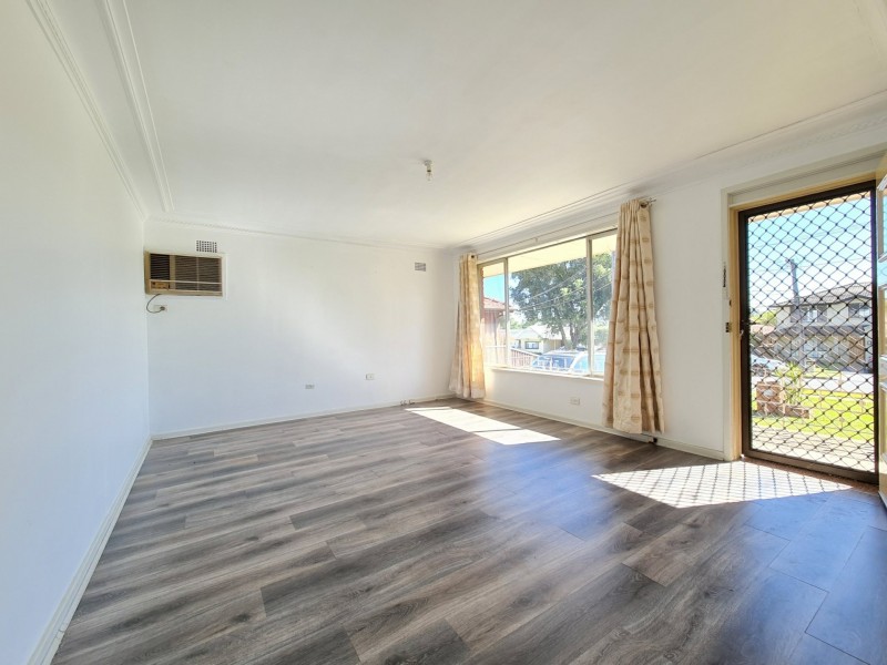 6 Moir Street, Smithfield NSW 2164