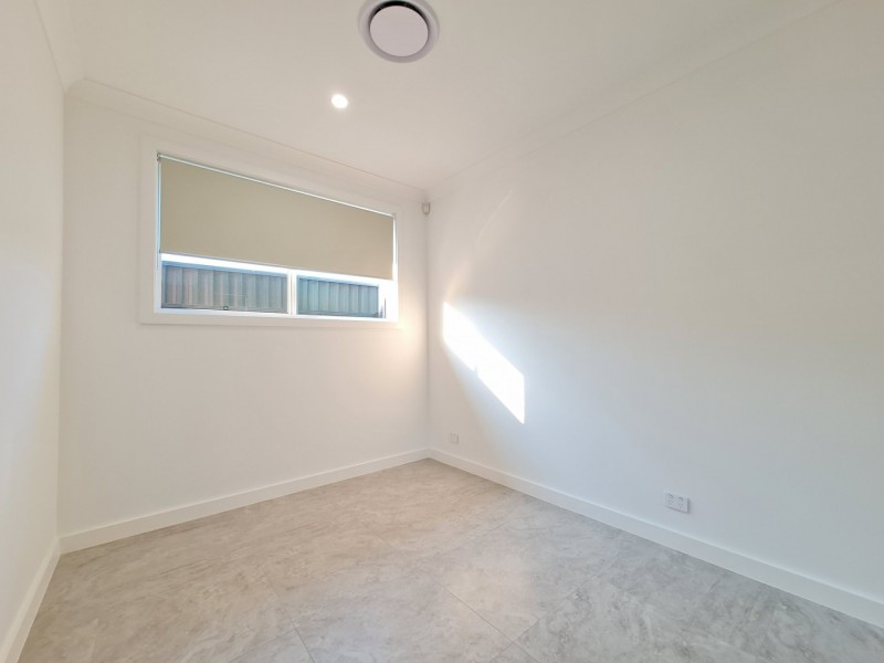 23a Dakota Drive, Bossley Park NSW 2176