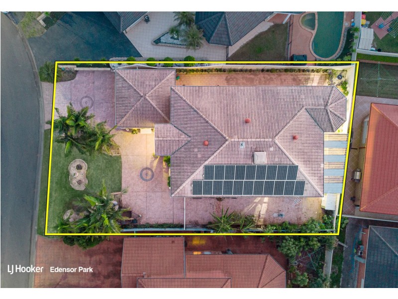 5 Christmas Place, Green Valley NSW 2168