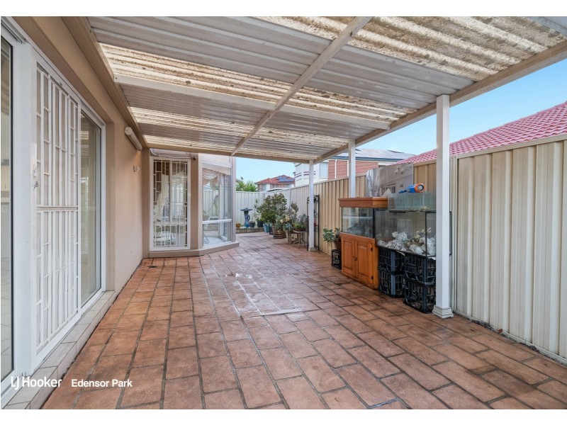 5 Christmas Place, Green Valley NSW 2168