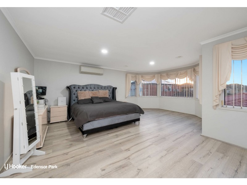 5 Christmas Place, Green Valley NSW 2168