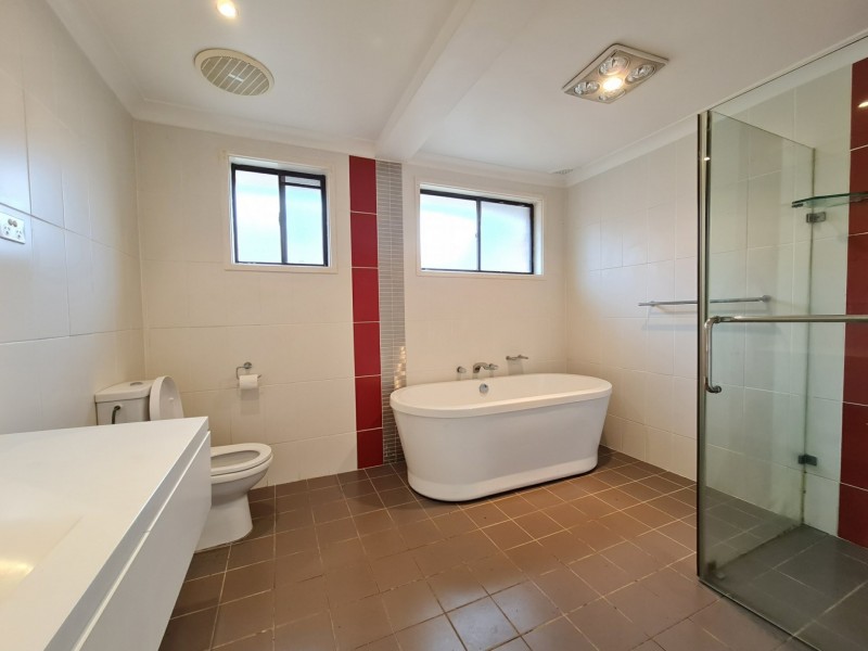 1 Como Place, St Johns Park NSW 2176