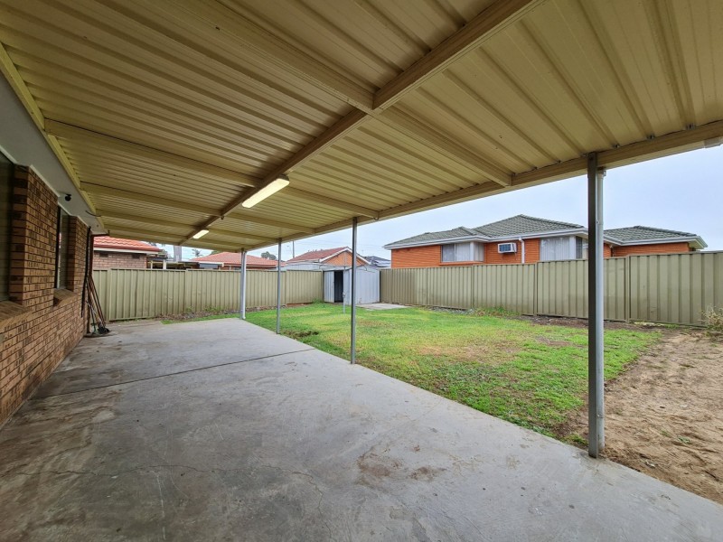 1 Como Place, St Johns Park NSW 2176