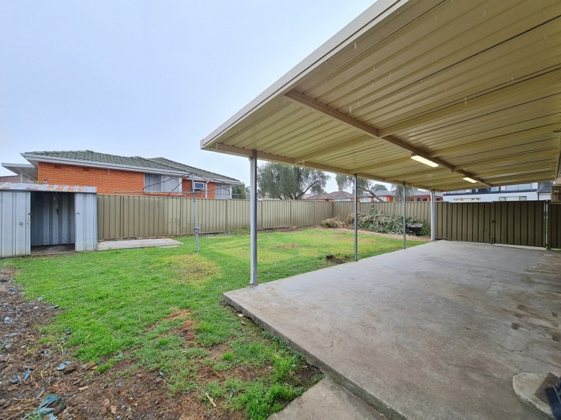 1 Como Place, St Johns Park NSW 2176