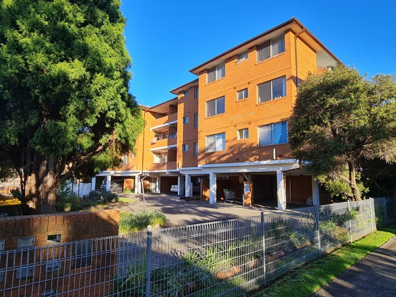 10/10 Clifford Avenue, Canley Vale NSW 2166