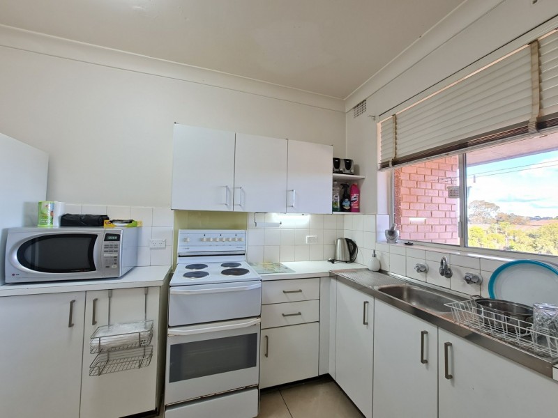 10/10 Clifford Avenue, Canley Vale NSW 2166