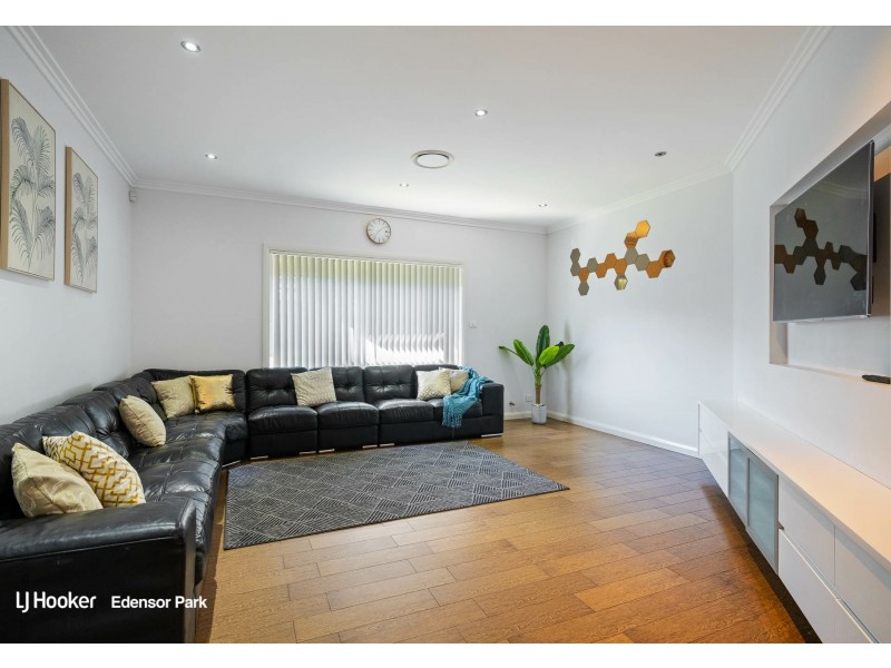 52 Runcorn Street, St Johns Park NSW 2176