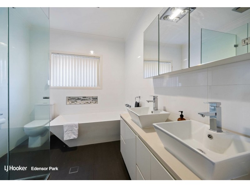 52 Runcorn Street, St Johns Park NSW 2176