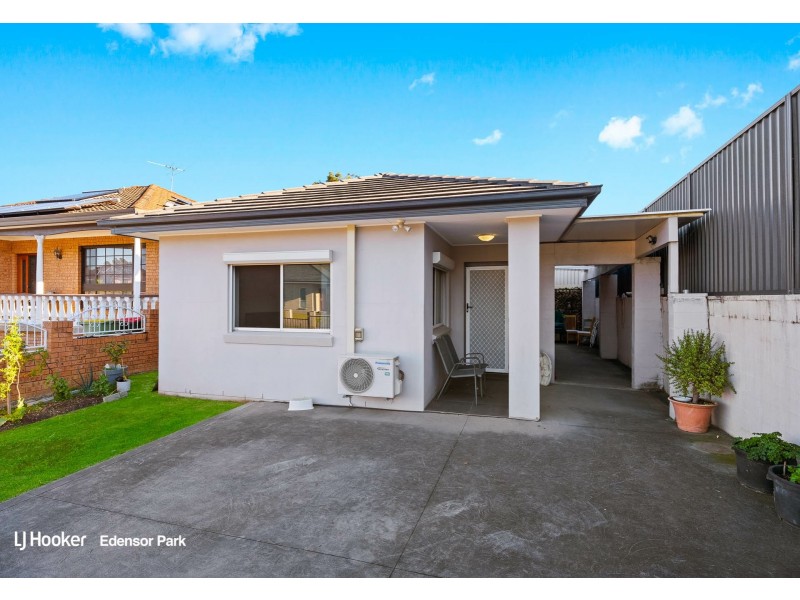 52 Runcorn Street, St Johns Park NSW 2176