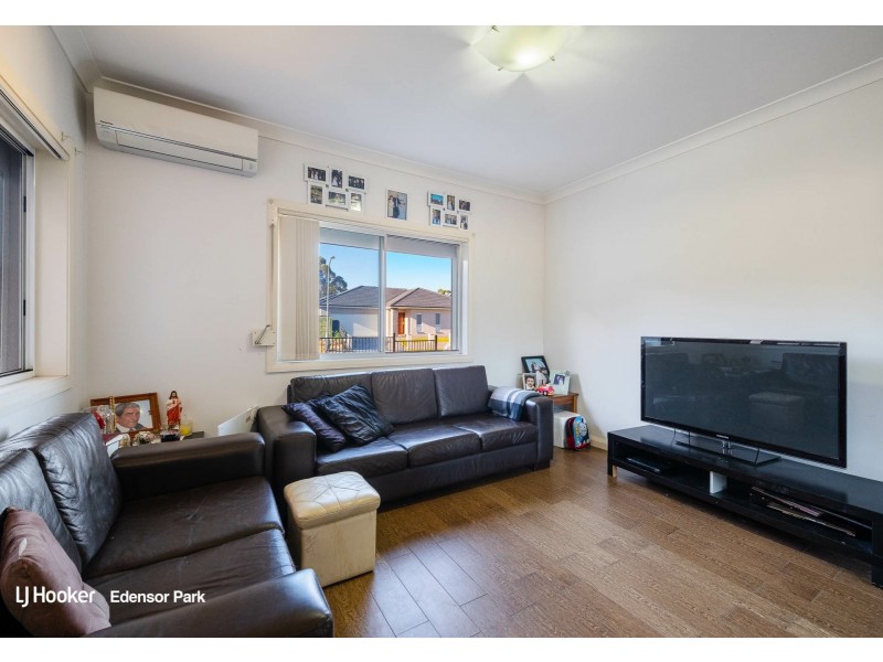 52 Runcorn Street, St Johns Park NSW 2176