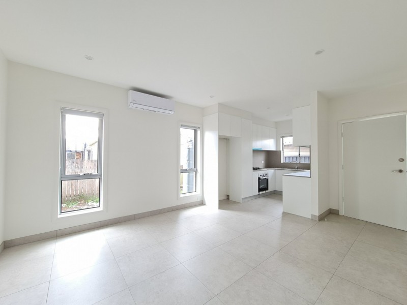 10a Seppelt Place, Edensor Park NSW 2176