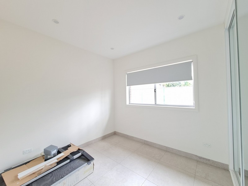 10a Seppelt Place, Edensor Park NSW 2176