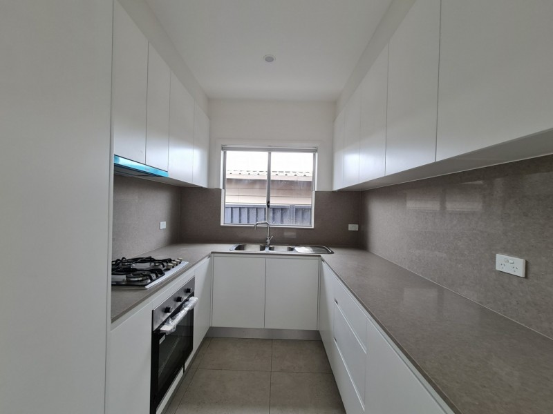 10a Seppelt Place, Edensor Park NSW 2176