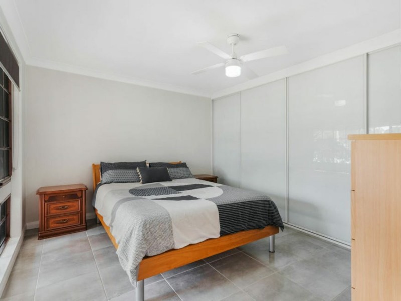6 Christie Street, Prairiewood NSW 2176