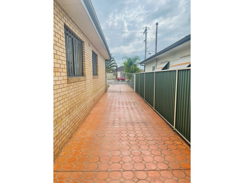 142 Canley Vale Rd, Canley Heights NSW 2166