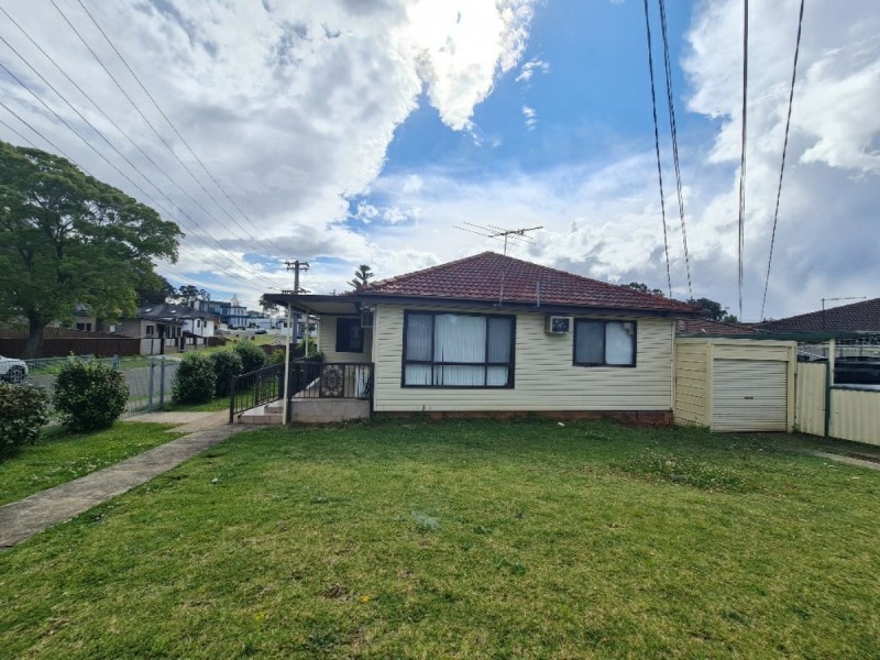 27 Quiros Ave, Fairfield West NSW 2165