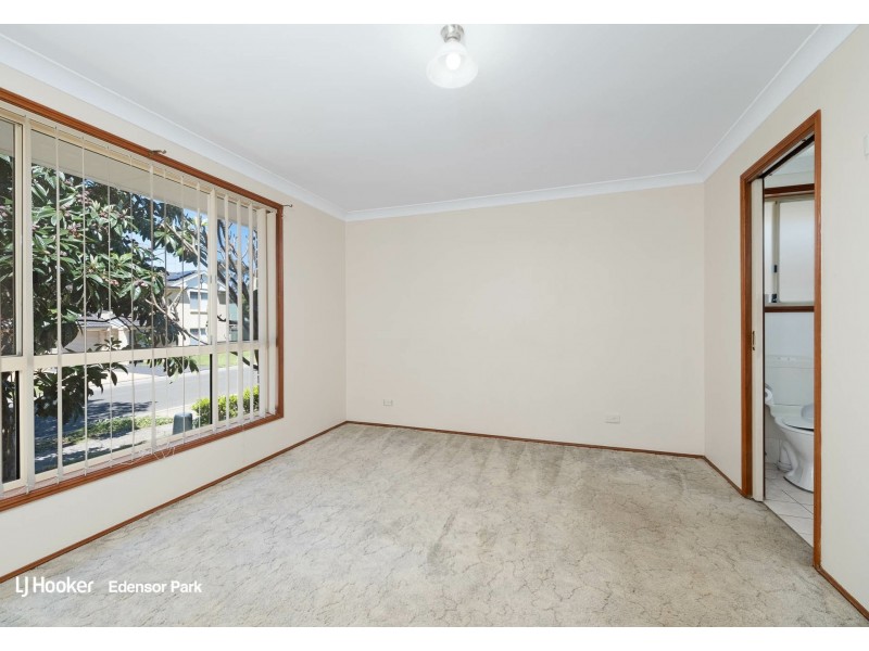 6 Tamworth Crescent, Hoxton Park NSW 2171