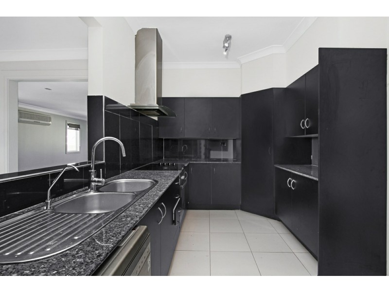 8 Bell Place, Mount Pritchard NSW 2170