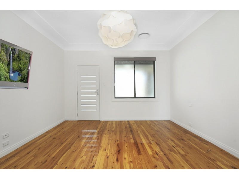 8 Bell Place, Mount Pritchard NSW 2170