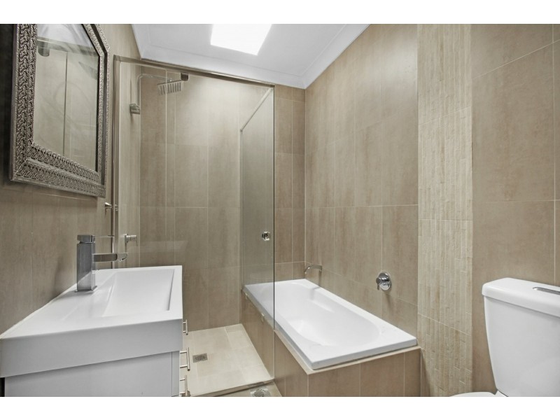 8 Bell Place, Mount Pritchard NSW 2170