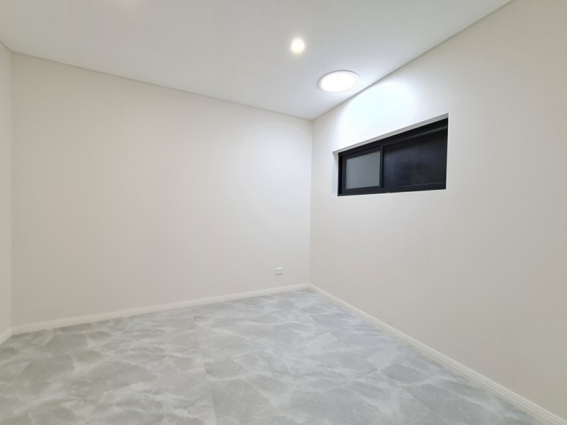 40a Treloar Place, Edensor Park NSW 2176