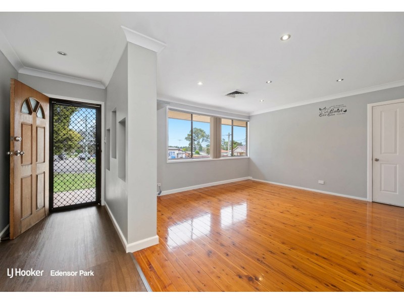 20 Godfrey Avenue, West Hoxton NSW 2171