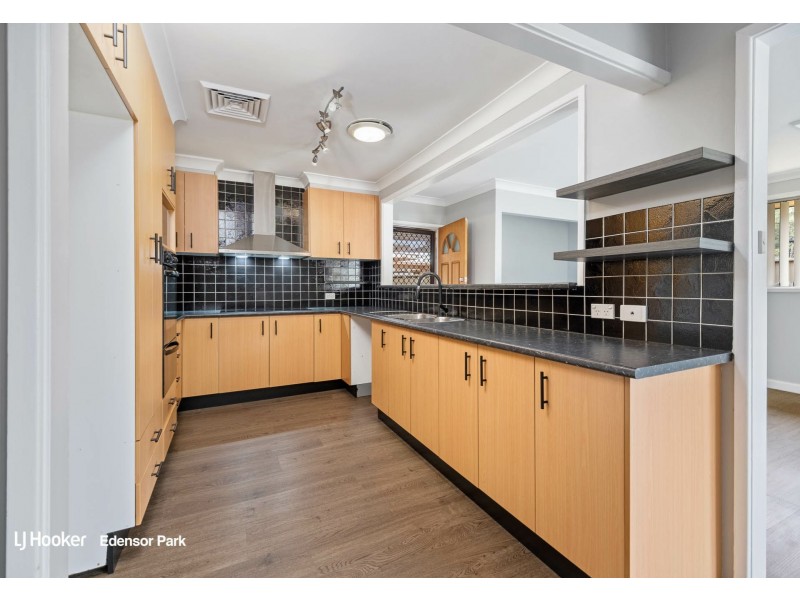 20 Godfrey Avenue, West Hoxton NSW 2171