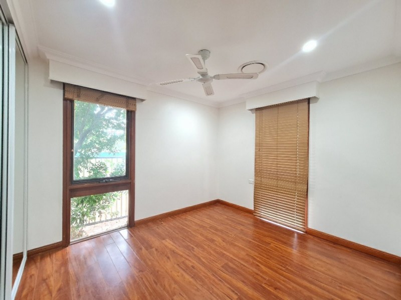 4 Huon Cres, Holsworthy NSW 2173