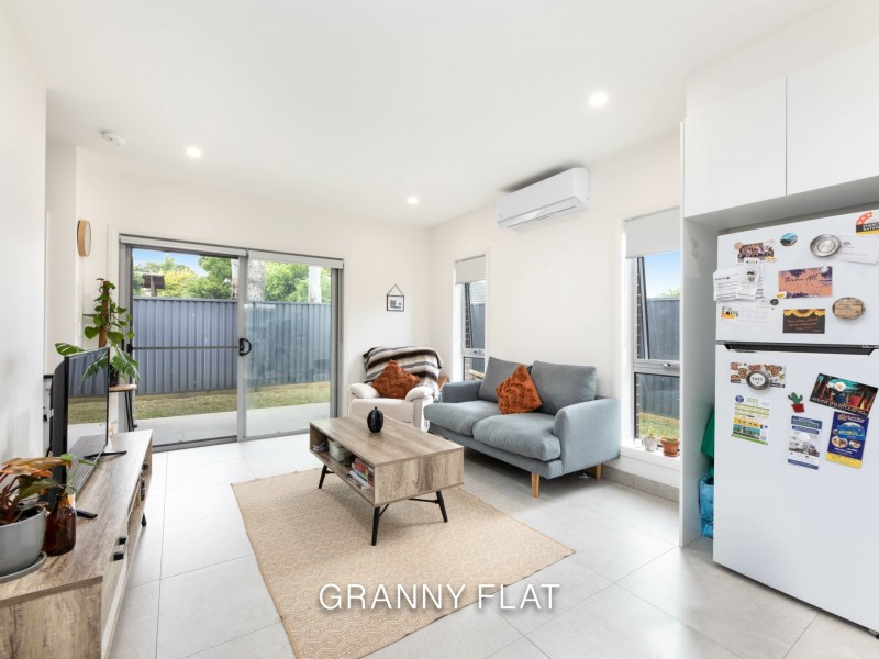 10 & 10A Seppelt Place, Edensor Park NSW 2176