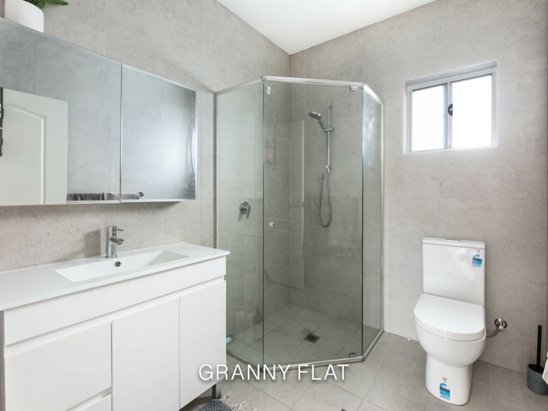 10 & 10A Seppelt Place, Edensor Park NSW 2176