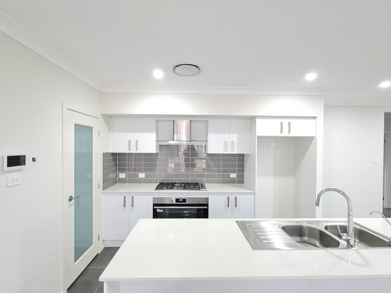 12 Briggs Avenue, Middleton Grange NSW 2171