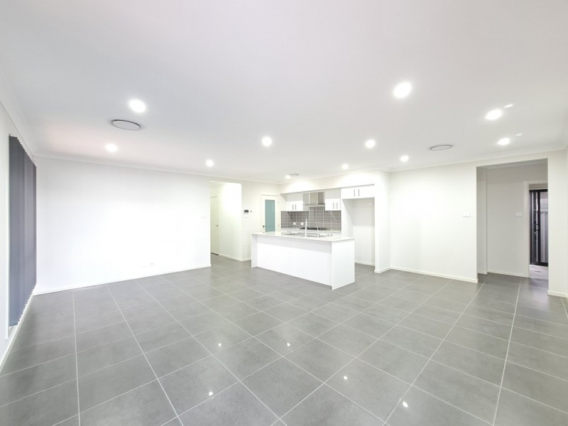 12 Briggs Avenue, Middleton Grange NSW 2171