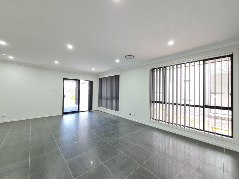 12 Briggs Avenue, Middleton Grange NSW 2171