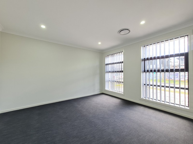 12 Briggs Avenue, Middleton Grange NSW 2171