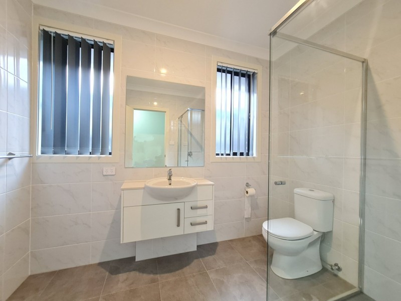 12 Briggs Avenue, Middleton Grange NSW 2171